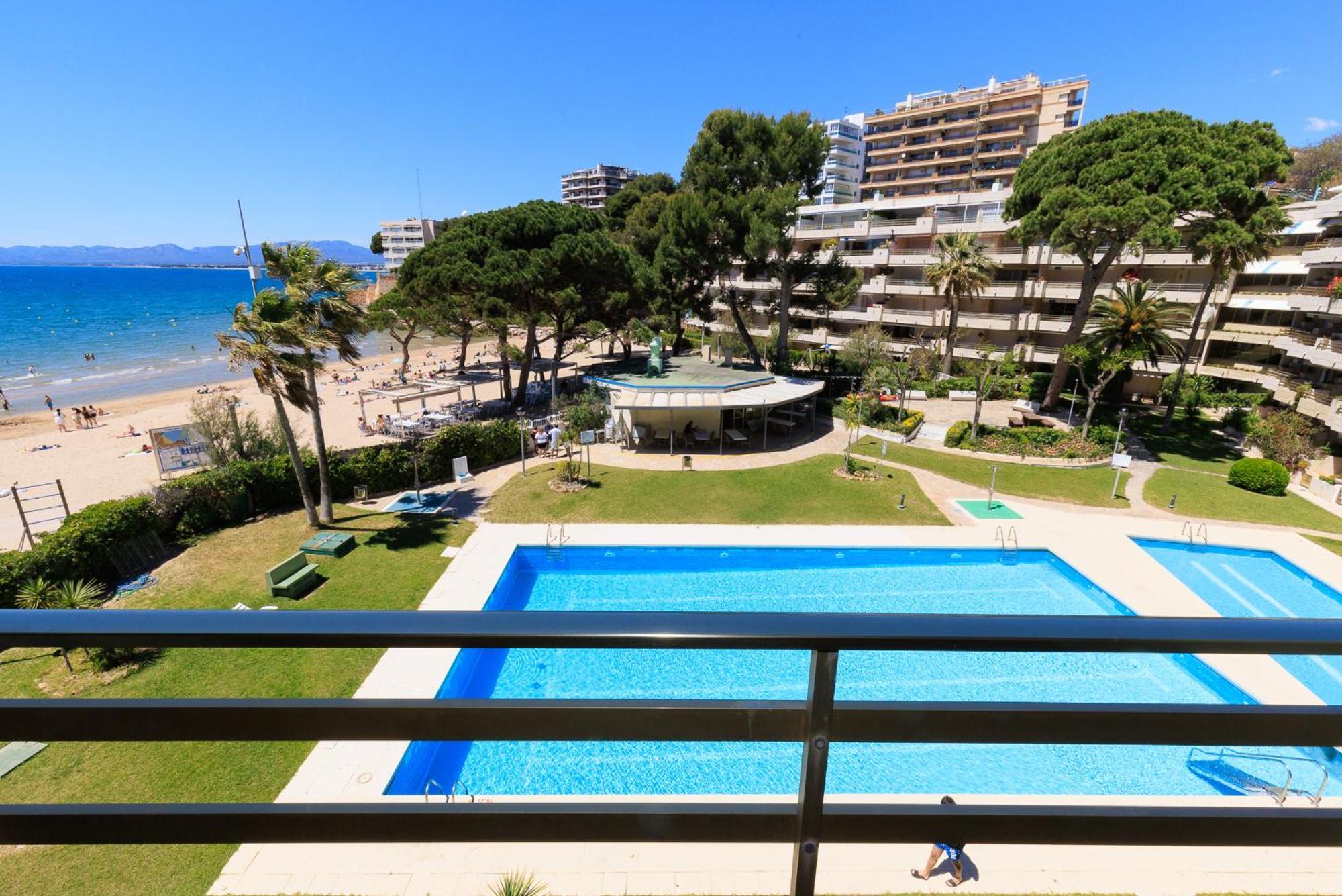 Uhc Playamero Family Complex Aacc Salou Room photo